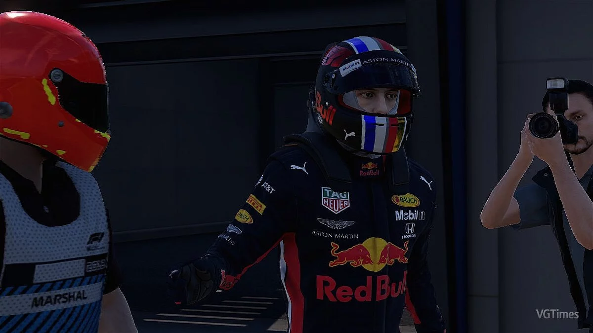 F1 2018 — Шолом Red Bull для кар'єри