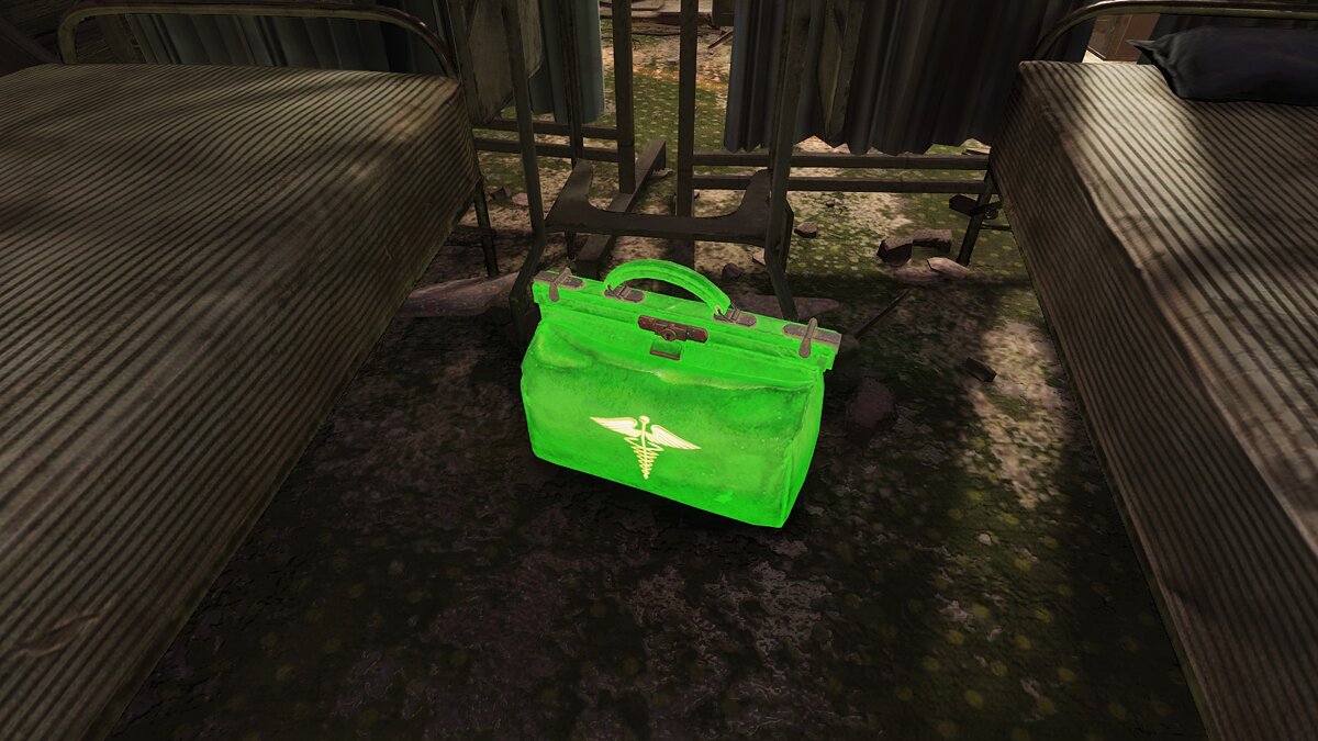 Fallout 76 — Glowing doctor bags and first aid kits