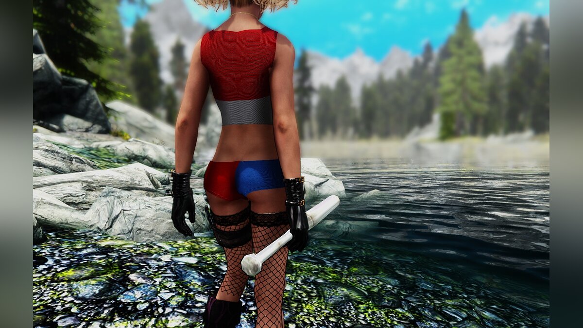 The Elder Scrolls 5: Skyrim Legendary Edition — Harley Quinn costume