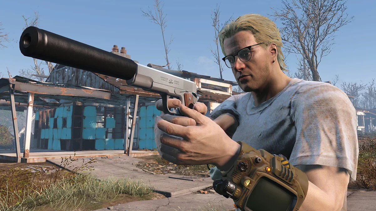 Fallout 4: Game of the Year Edition — Pistol from the game from Hitman