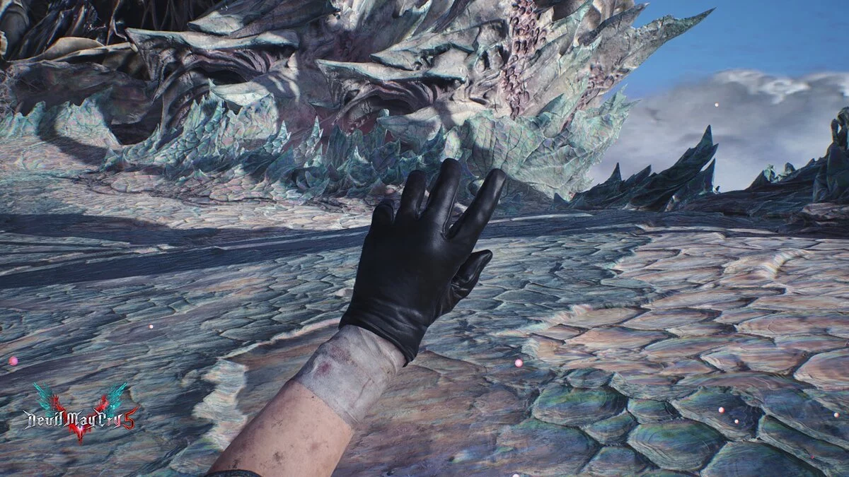 Devil May Cry 5 Special Edition — Guantes de cuero de Claire