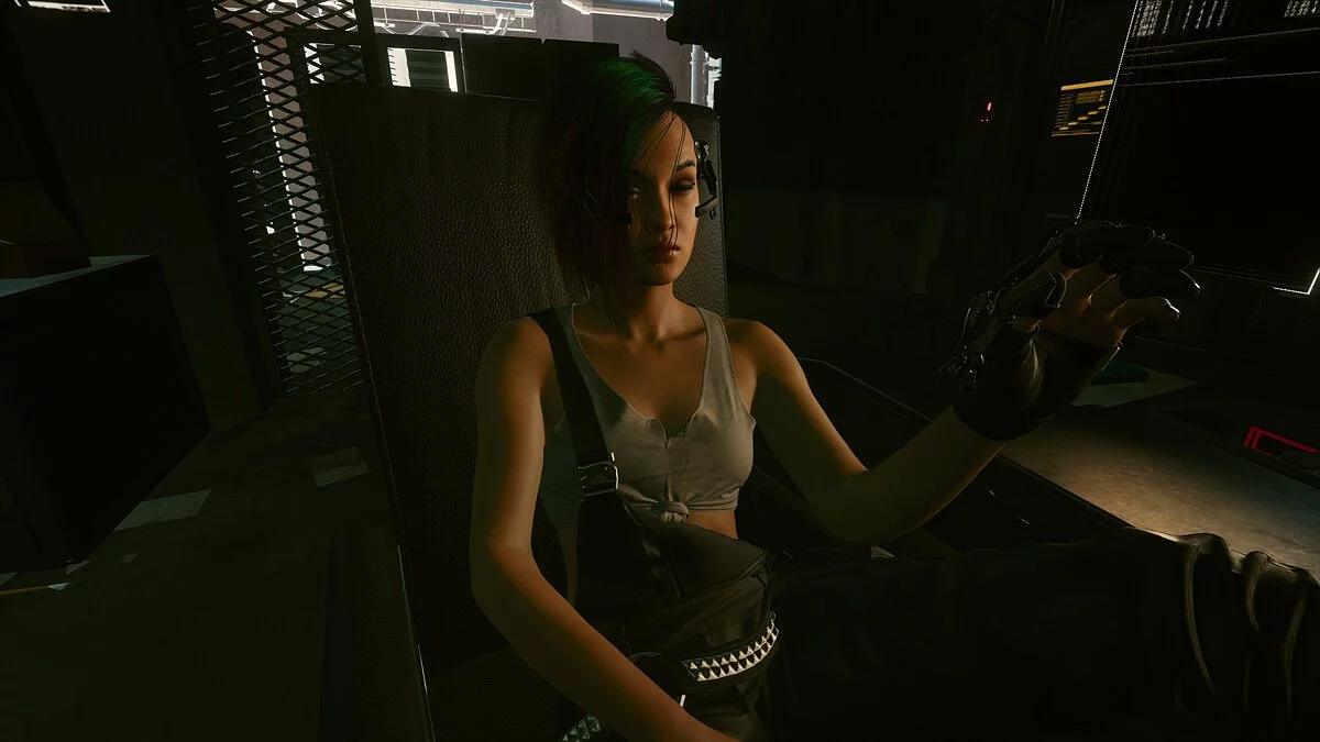 Cyberpunk 2077 — Джуді без татуювань