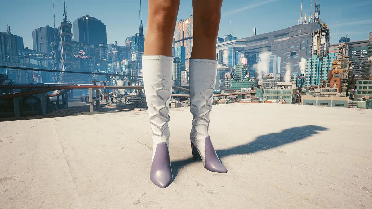 Cyberpunk 2077 — Botas altas en todos los colores.