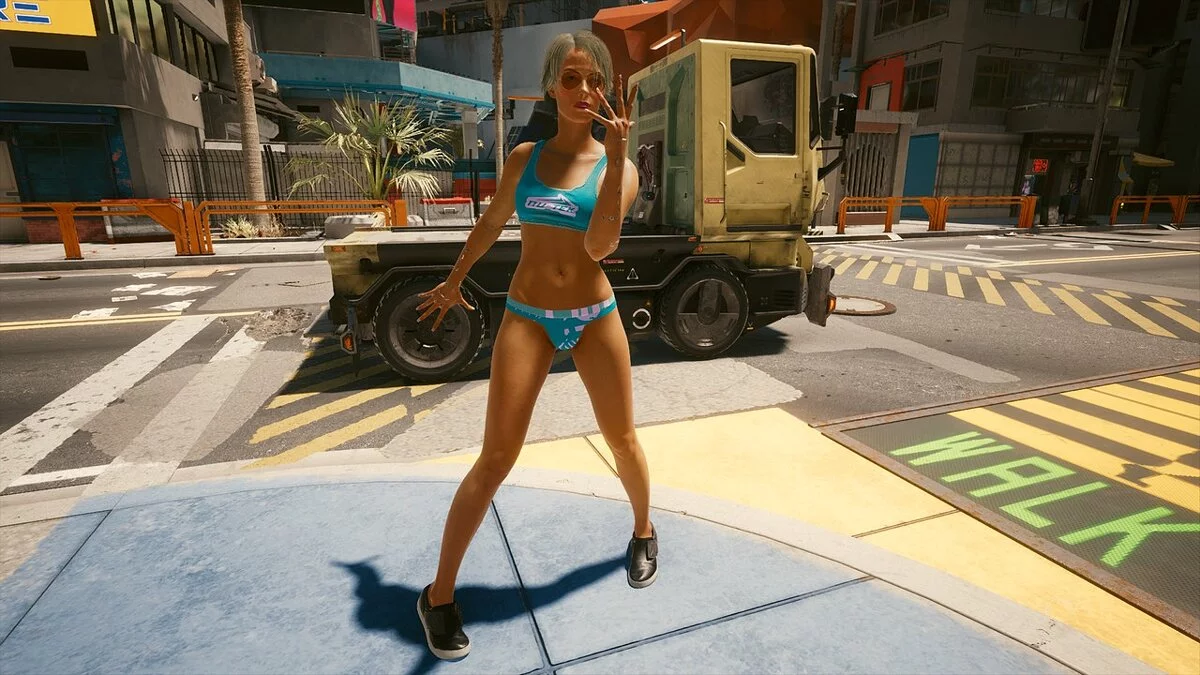 Cyberpunk 2077 — Спортивна майка та шорти