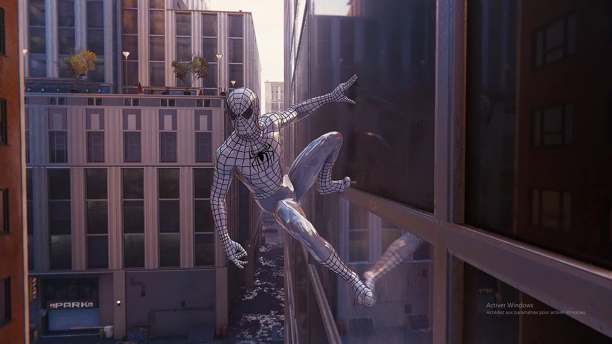 Marvel&#039;s Spider-Man Remastered — Raimi's white glossy suit