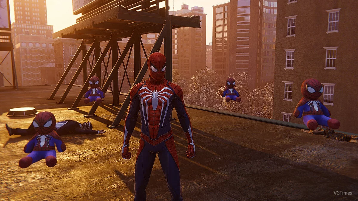 Marvel&#039;s Spider-Man Remastered — Peluches en lugar de drones