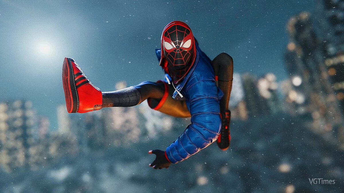 Marvel&#039;s Spider-Man: Miles Morales — Miles's suit under sportswear