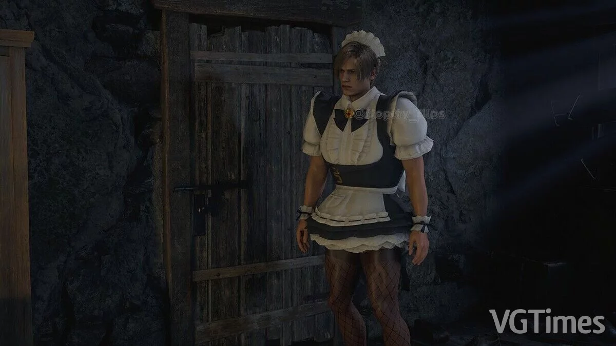 Resident Evil 4 Remake (2023) — León disfrazado de sirvienta