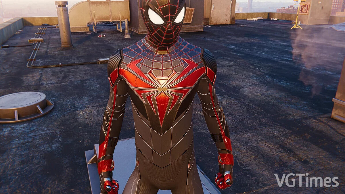 Marvel&#039;s Spider-Man Remastered — Traje de tecnología avanzada de Miles