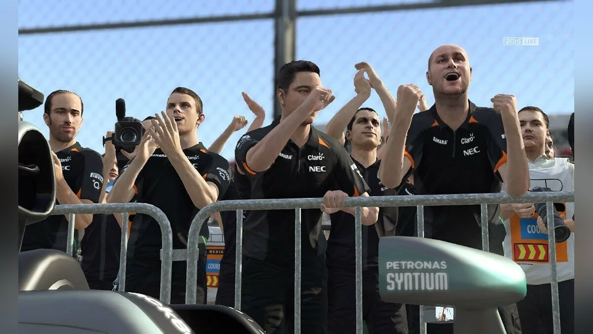 Screenshot dari F1 2015 / Gambar 33