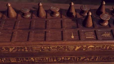 Senet - ein Spiel im Genre Brettspiel / Gruppenspiel