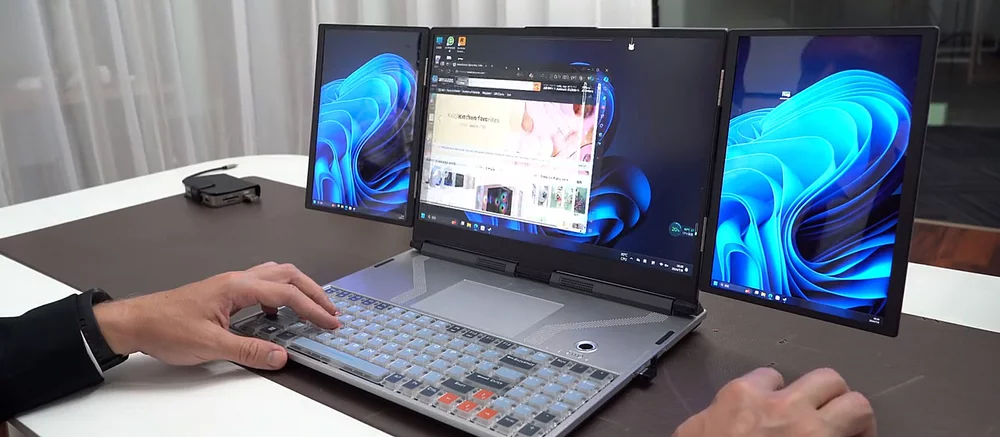 Представлено ноутбук TriMax Pro з потрійним екраном