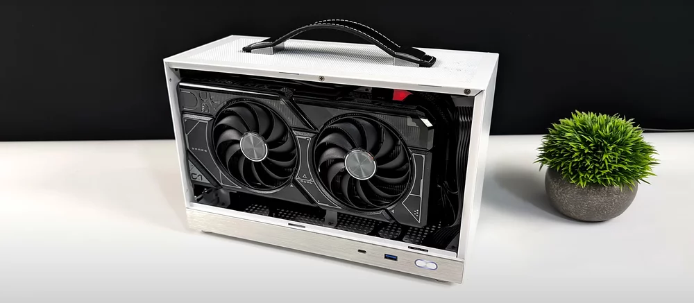 Minisforum представляє материнську плату з Ryzen 9 7940HX для компактних ігрових ПК