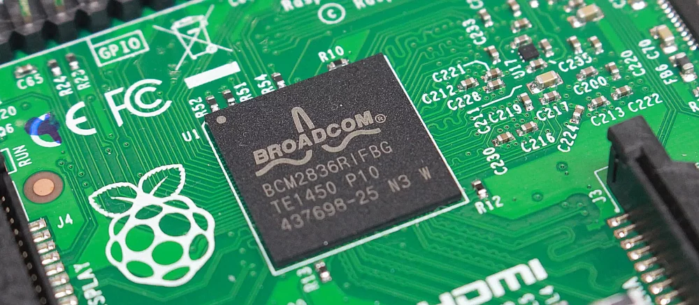 Broadcom представила унікальну платформу для чипів з 12 модулями HBM