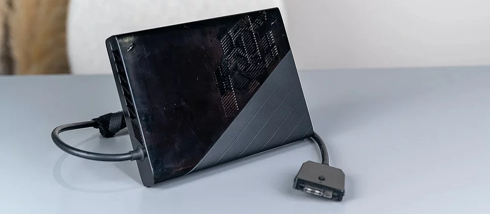 华硕推出搭载RTX 50系列的Thunderbolt 5外置显卡