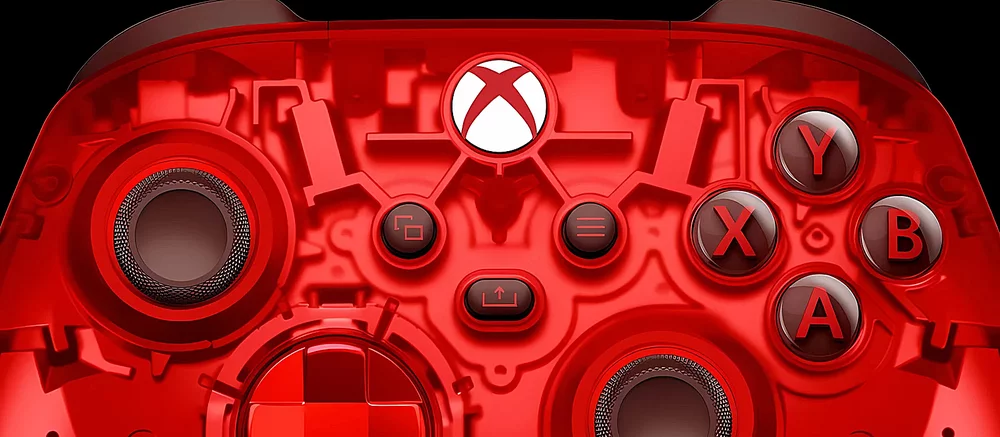 Microsoft Kırmızı Şeffaf Xbox Kontrolcüsünü Tanıttı