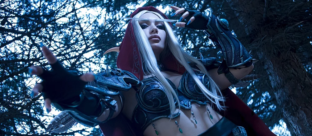 Модель якісно закосплеїла Сільвану Вітрокрилу з WarCarft