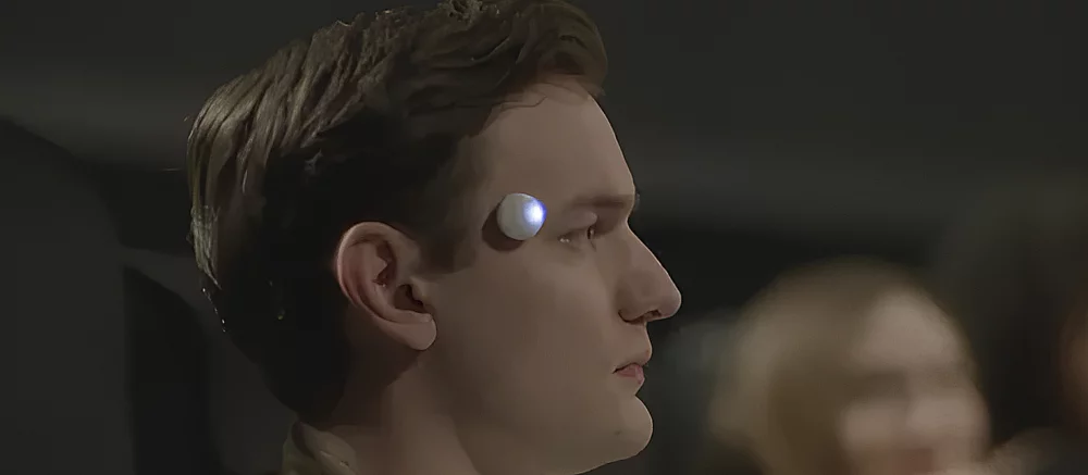 На CES 2025 представлено пристрій Omi для читання думок і роботи з ШІ