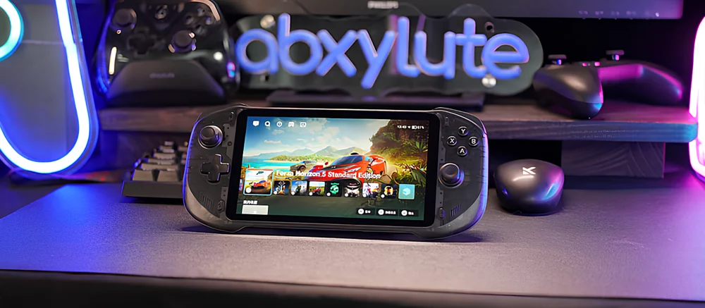 Анонсована портативна консоль, яка підтримує хмарний геймінг та ретро-емуляцію