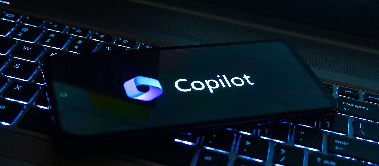 Microsoft actualiza Copilot: Ahora el asistente puede ver a través de tu cámara y recordar tus preferencias
