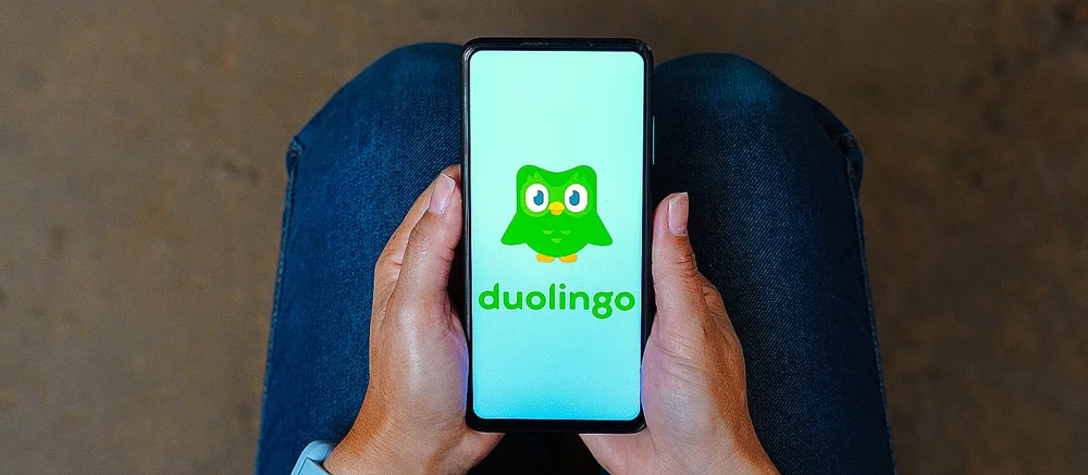 Зелена сова звільняє: Duolingo передає завдання співробітників нейромережам