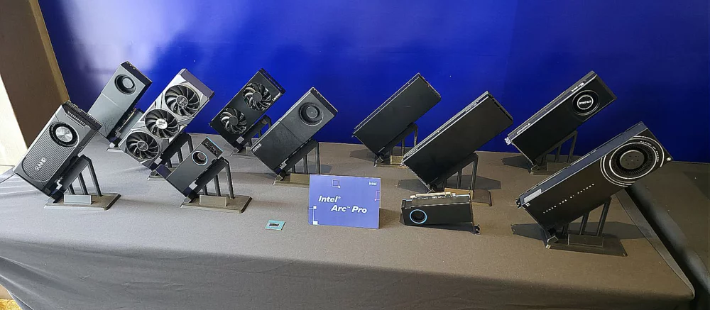 Intel представила відеокарти Arc Pro B50 та B60, а також платформу Battlematrix