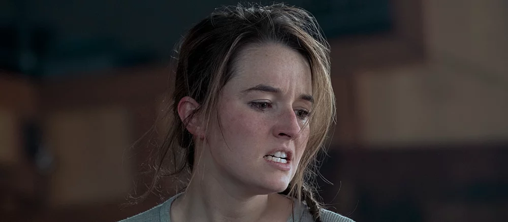 Виконавиця ролі Еббі у «Одних з нас» пообіцяла «ще більше безумства» в третьому сезоні