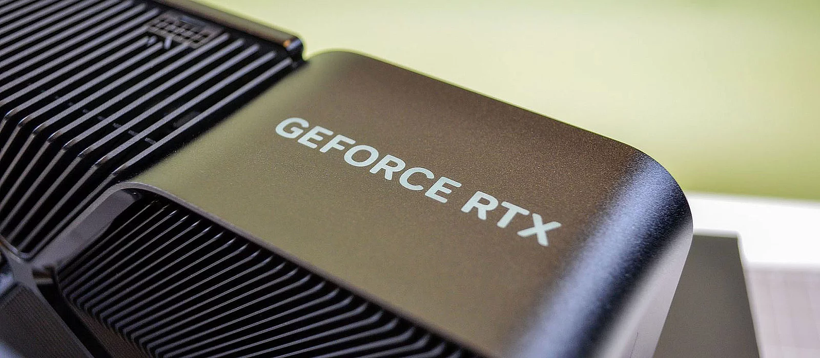 NVIDIA pripravlja zmanjšano različico vrhunskega modela za Kitajsko in izboljšano RTX 5080 Super