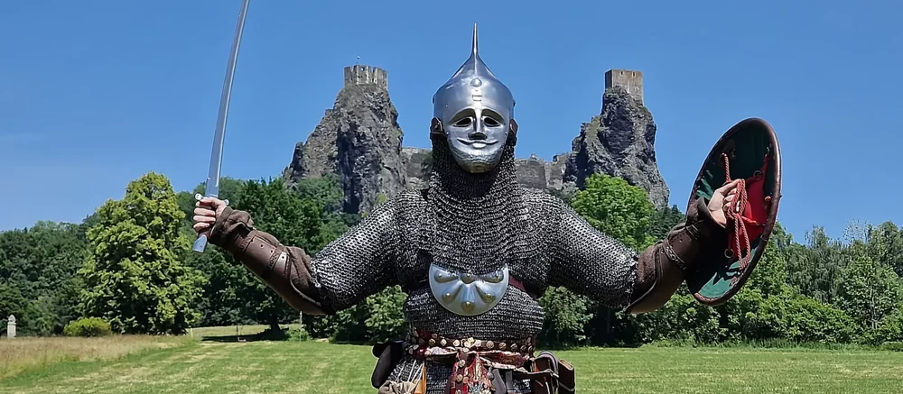 Фанат змайстрував броню половця з Kingdom Come: Deliverance 2 та влаштував фотосесію в Чехії