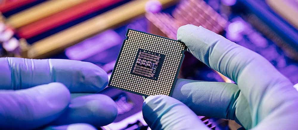 В Китаї створено перші процесори, повністю спроектовані мовною моделлю