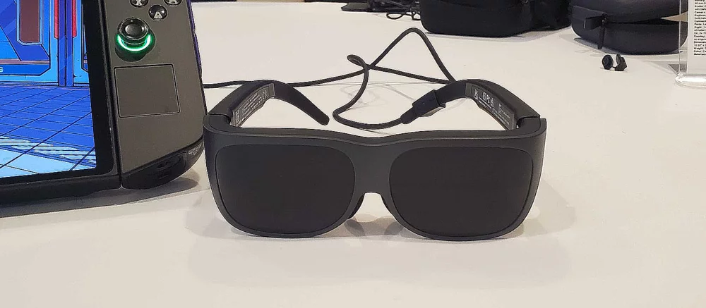 Lenovo анонсувала AR-окуляри для геймерів з перетворенням 2D в 3D