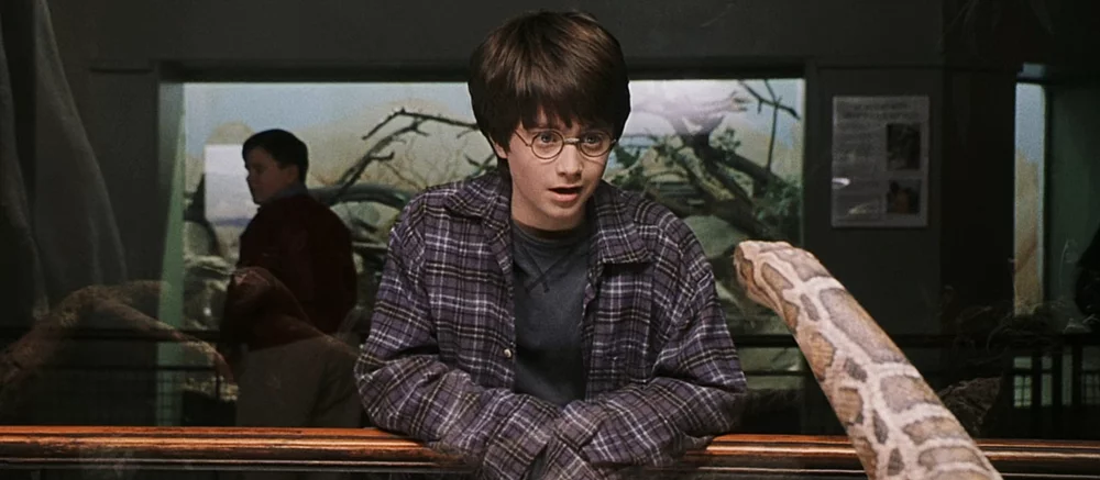 Сцена в зоопарку: з'явилися перші фото зі зйомок «Гаррі Поттера» від HBO