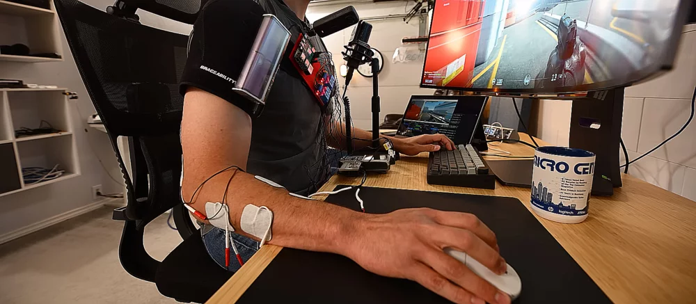 Нейром'язовий аім-асистент у CS2: блогер вбудував «чит» у свою руку