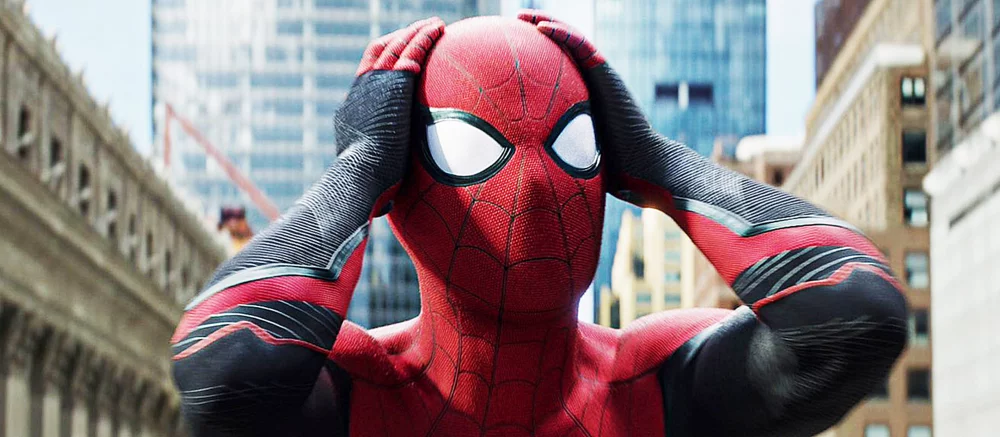 Sony Membagikan Pandangan Di Balik Layar Film Spider-Man Baru — Tom Holland Bertemu Penggemar Dalam Kostum di Lokasi Syuting
