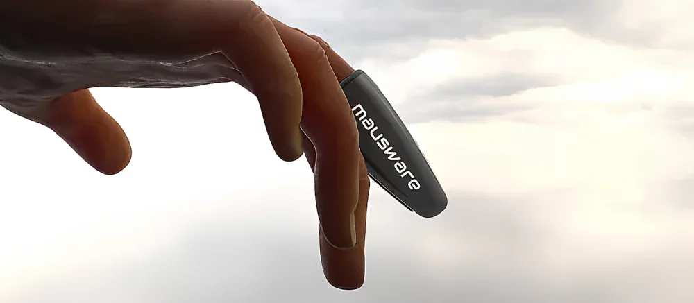 Представлена миша, яка надягається на палець і не потребує столу