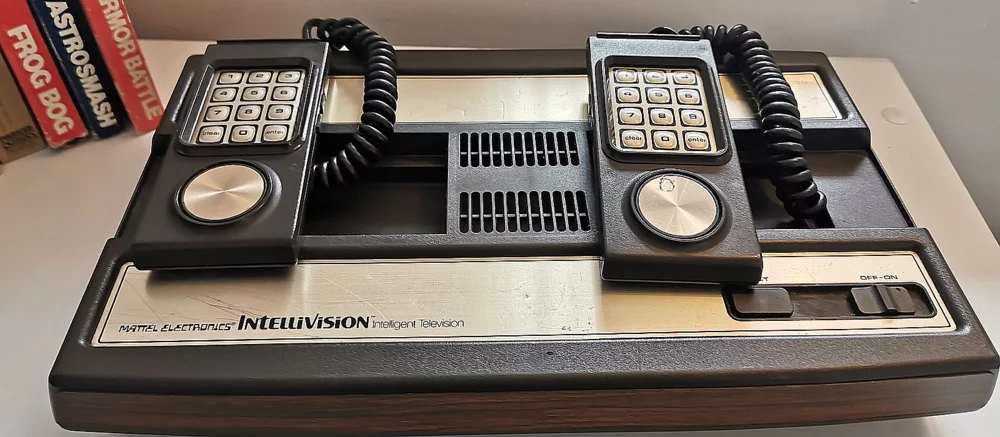 Atari представила сучасну версію ретро-консолі Intellivision