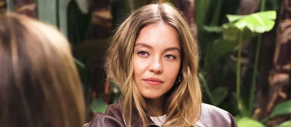 Сідні Суіні відповіла на критику за рекламу джинсів — і випадково породила хвилю мемів