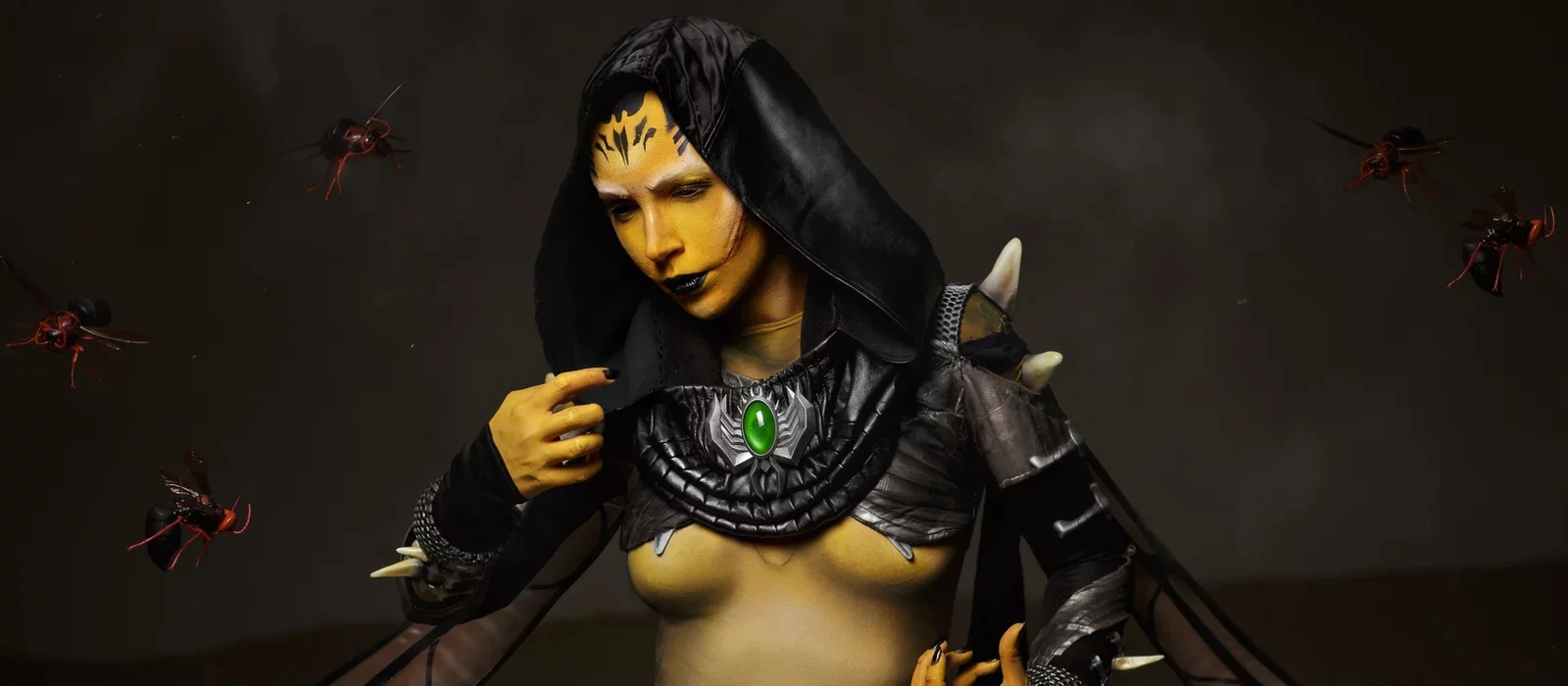Russian Cosplayer Showcases Realistic D'Vorah from Mortal Kombat X