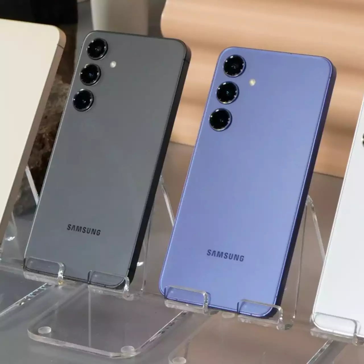 ЗМІ: смартфони Samsung Galaxy S25 будуть базуватися тільки на чіпах Snapdragon 8 Gen 4 від Qualcomm ЗМІ: смартфони Samsung Galaxy S25 будуть базуватися тільки на чіпах Snapdragon 8 Gen 4 від Qualcomm