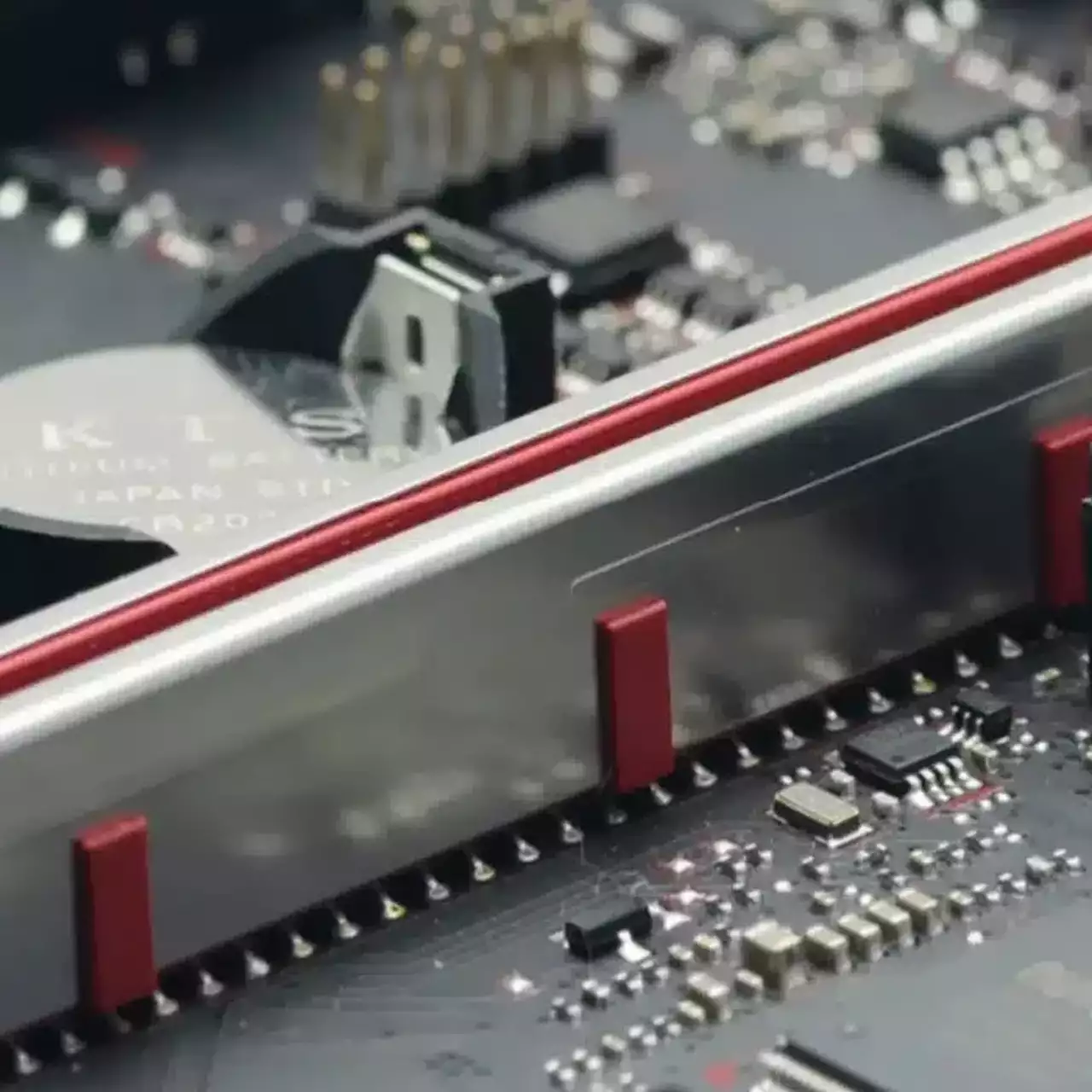 Icy Dock випустила адаптер для встановлення чотирьох M.2 SSD у слот PCIe 5.0 x16