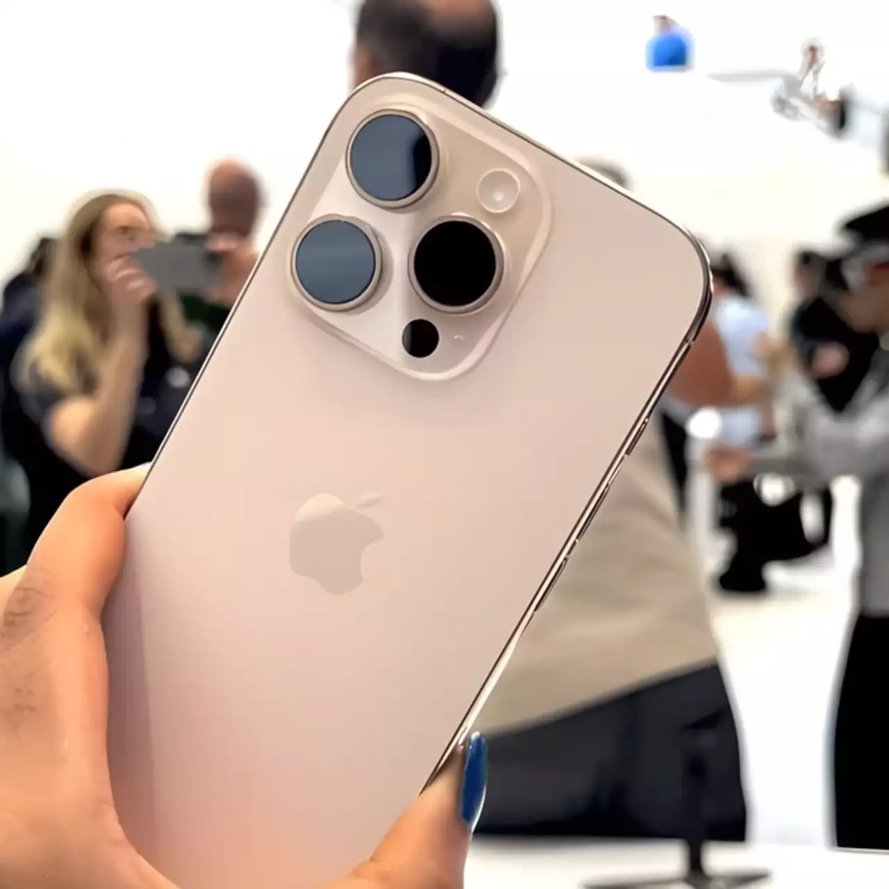 iPhone 16 Pro Max протестували на швидкість заряджання акумулятора iPhone 16 Pro Max протестували на швидкість заряджання акумулятора