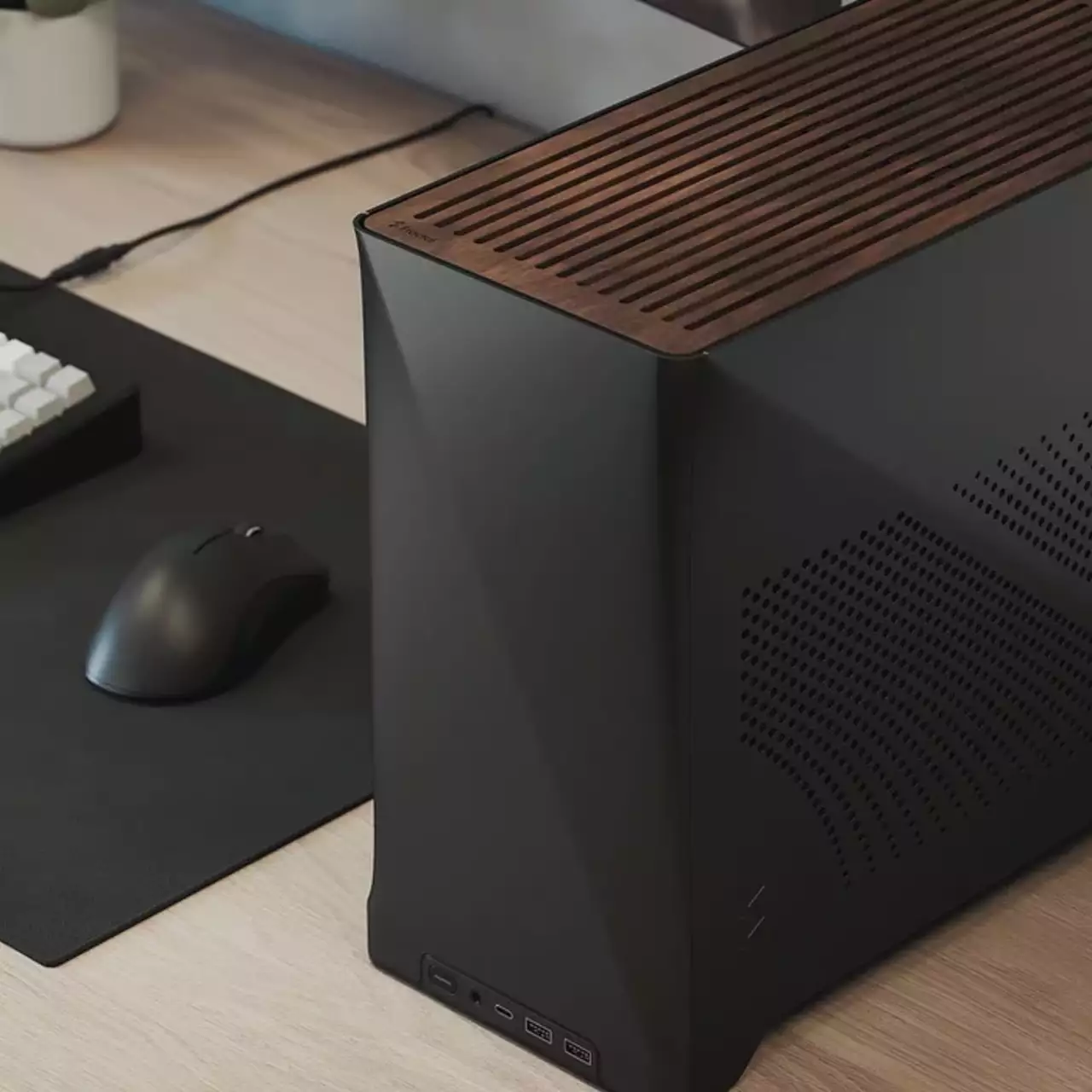 Fractal Design представила компактний корпус Era 2 з покращеною системою охолодження та дерев'яними елементами