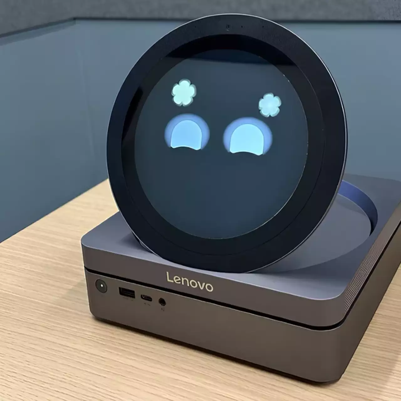 Lenovo анонсувала розумний дисплей Home AI Brain з функціями ШІ