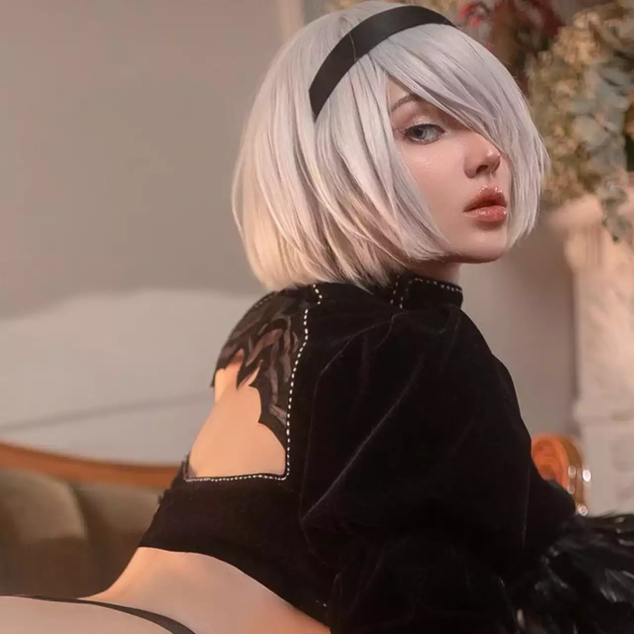 Модель показала свої форми в хелловінському образі 2B з Nier Automata Модель показала свої форми в хелловінському образі 2B з Nier Automata