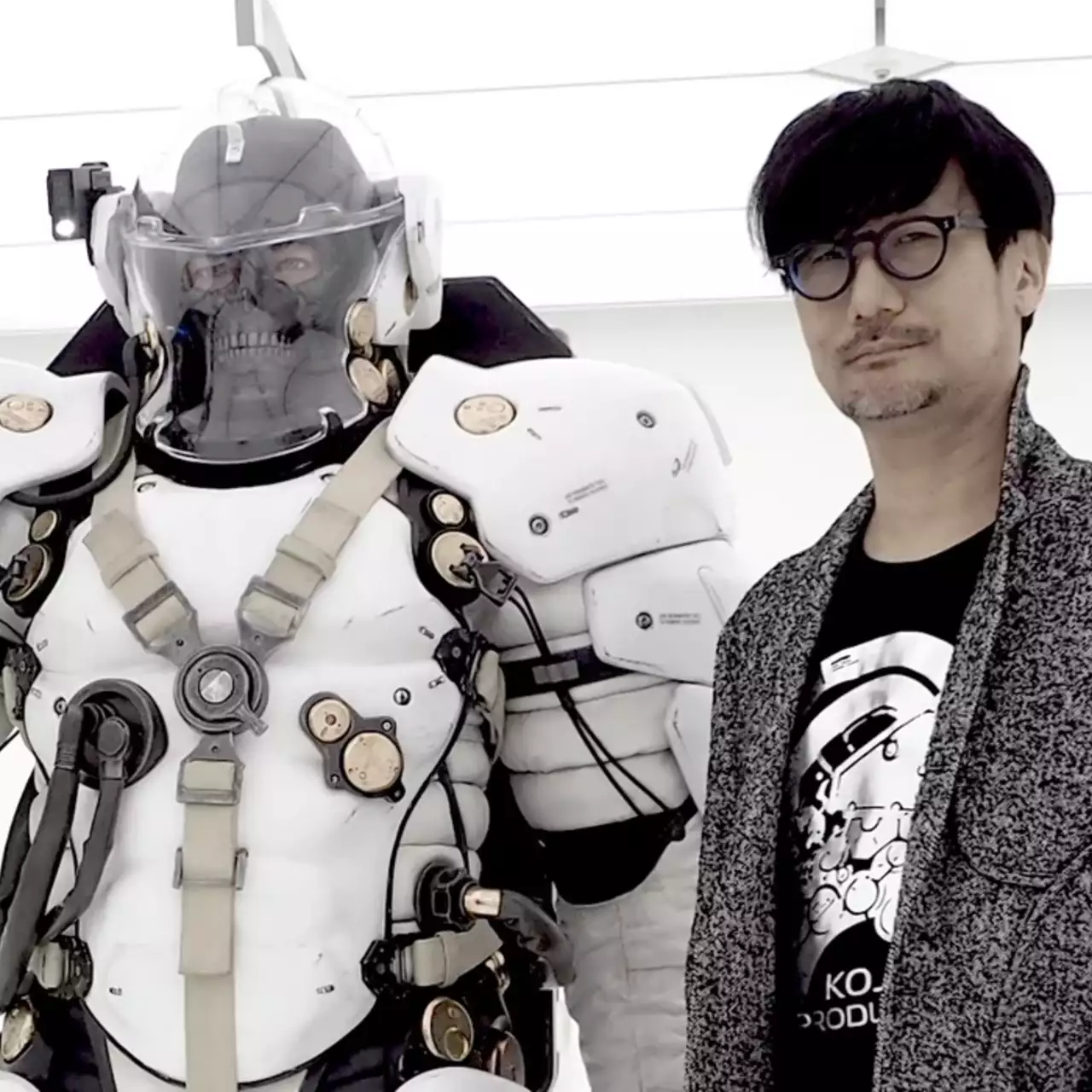 Hideo Kojima Reveals First Kojima Productions Office — Just a Tiny Room with a PS4 Hideo Kojima Reveals First Kojima Productions Office — Just a Tiny Room with a PS4