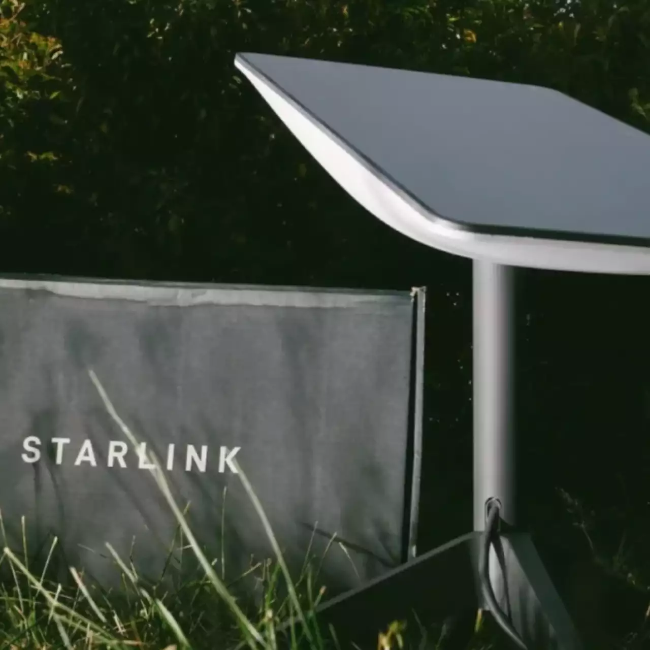 Представлено рюкзак для антени Starlink V4 від SpaceX за $199 Представлено рюкзак для антени Starlink V4 від SpaceX за $199