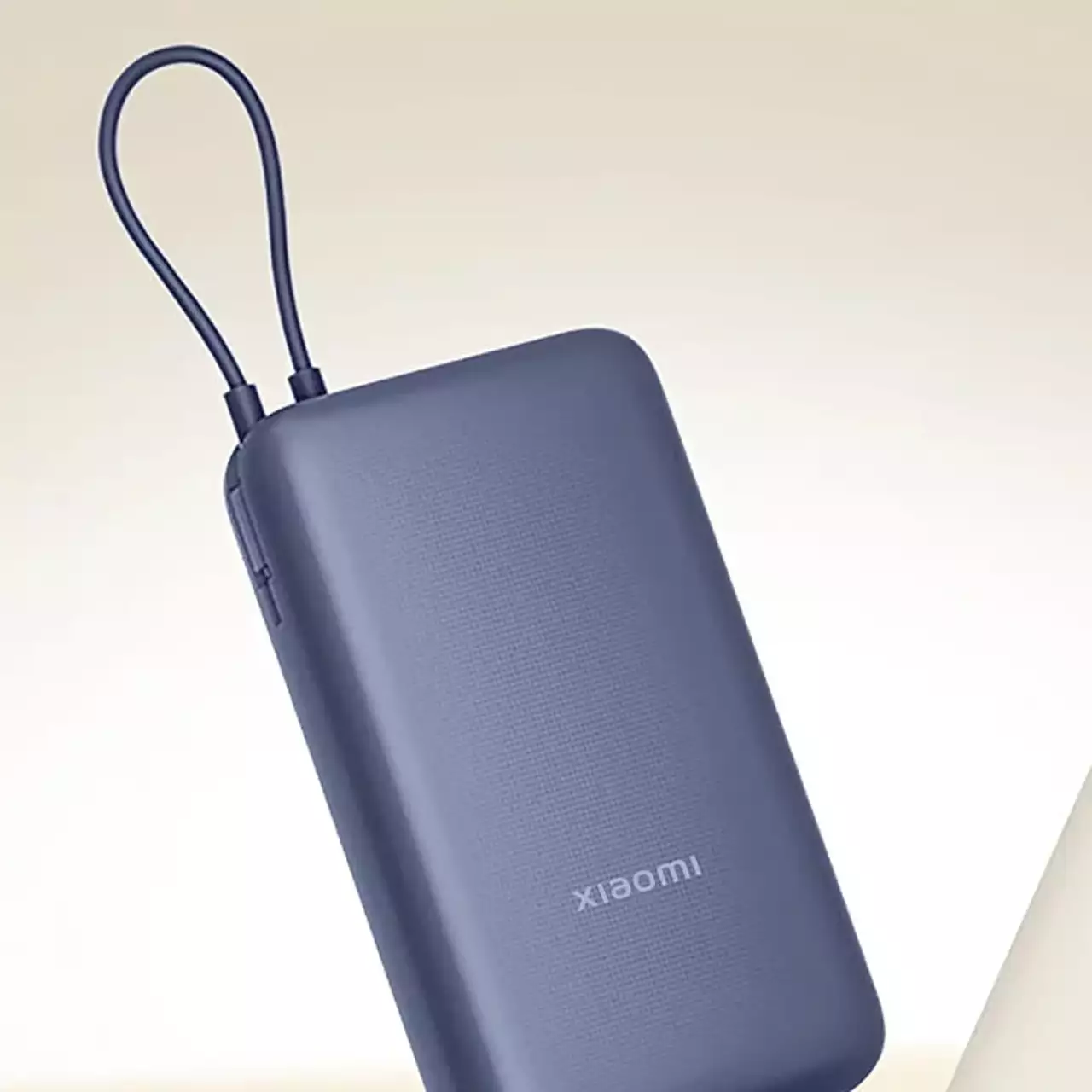 Xiaomi випустила доступний павербанк із захистом від перегріву та кабелем