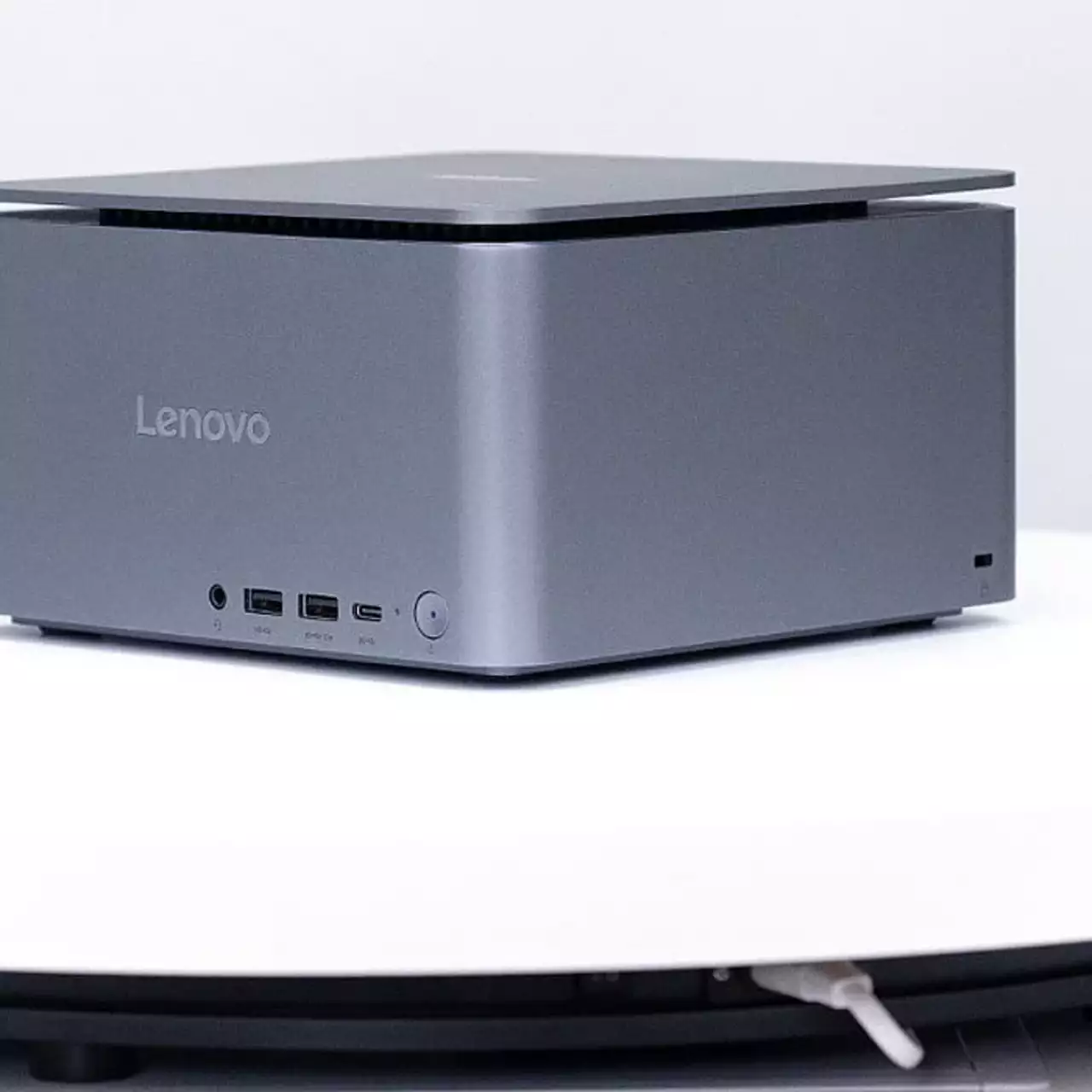 Lenovo випустила міні-ПК ThinkCentre Neo Ultra з Core i9 та RTX 4060 Lenovo випустила міні-ПК ThinkCentre Neo Ultra з Core i9 та RTX 4060