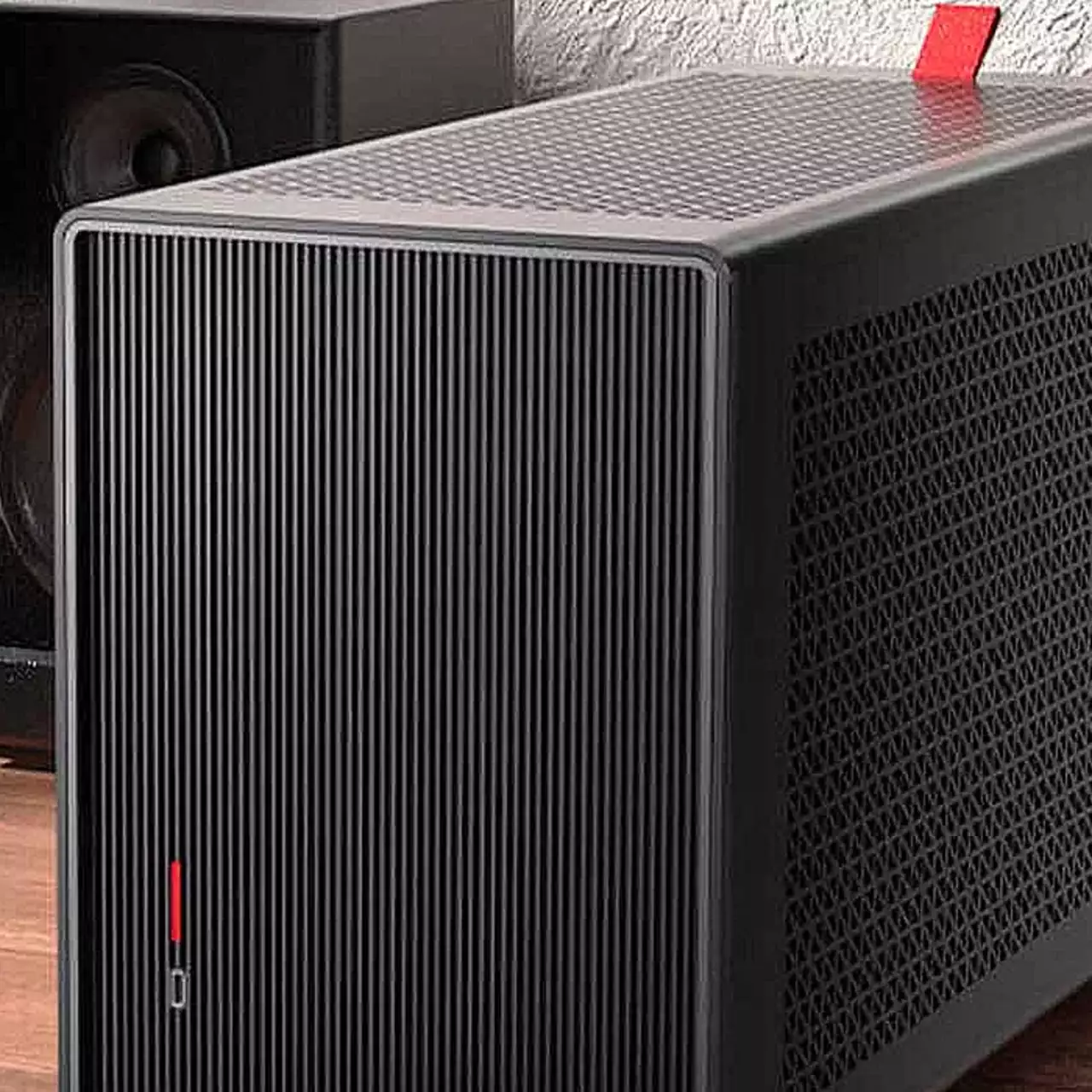 Компанія Antec представила алюмінієвий корпус Performance 1 M для міні-систем