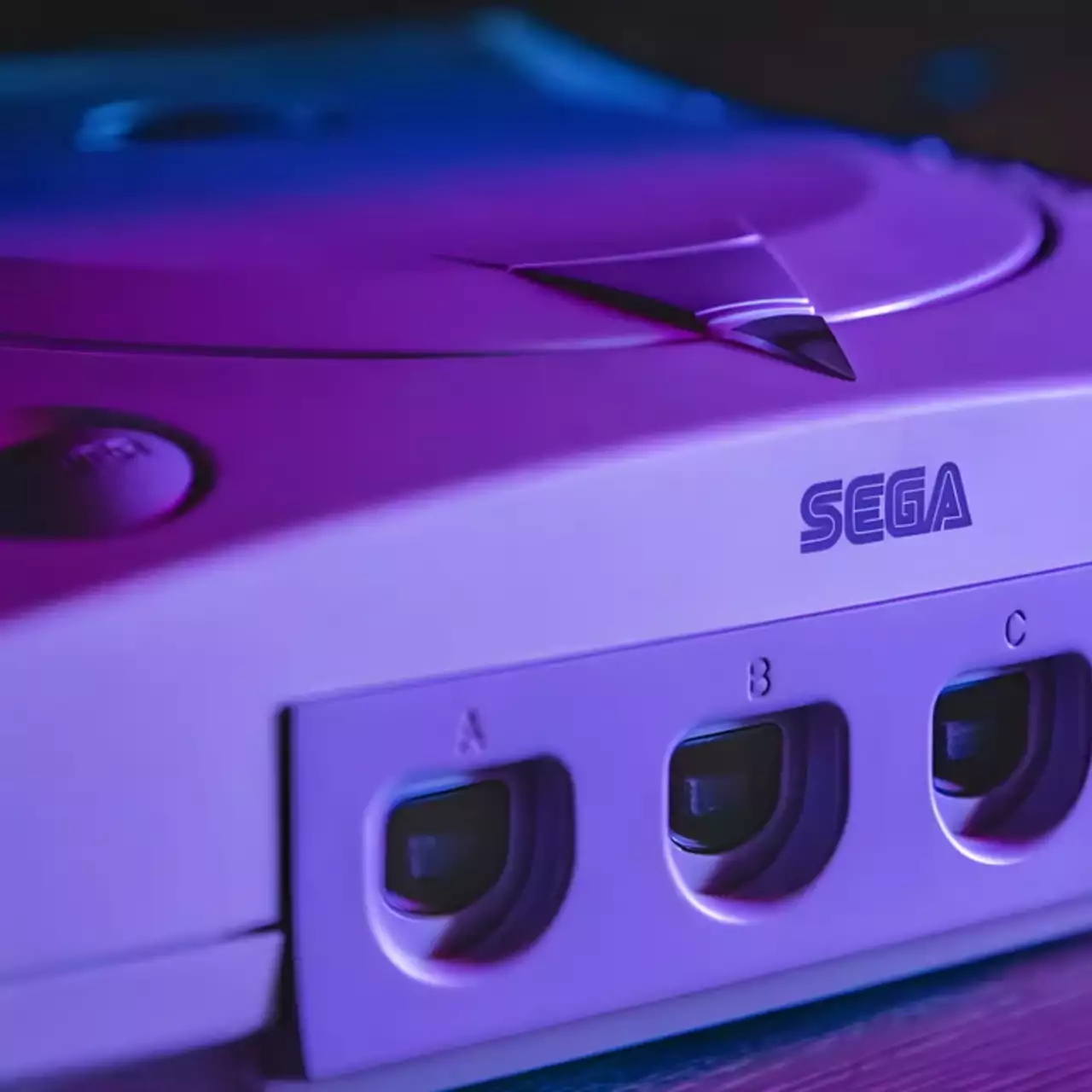 «Ми не ретро-компанія» — SEGA не планує робити міні-версії консолей Saturn та Dreamcast «Ми не ретро-компанія» — SEGA не планує робити міні-версії консолей Saturn та Dreamcast